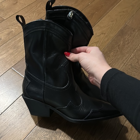 Never worn with tags - Picture 6 of 7